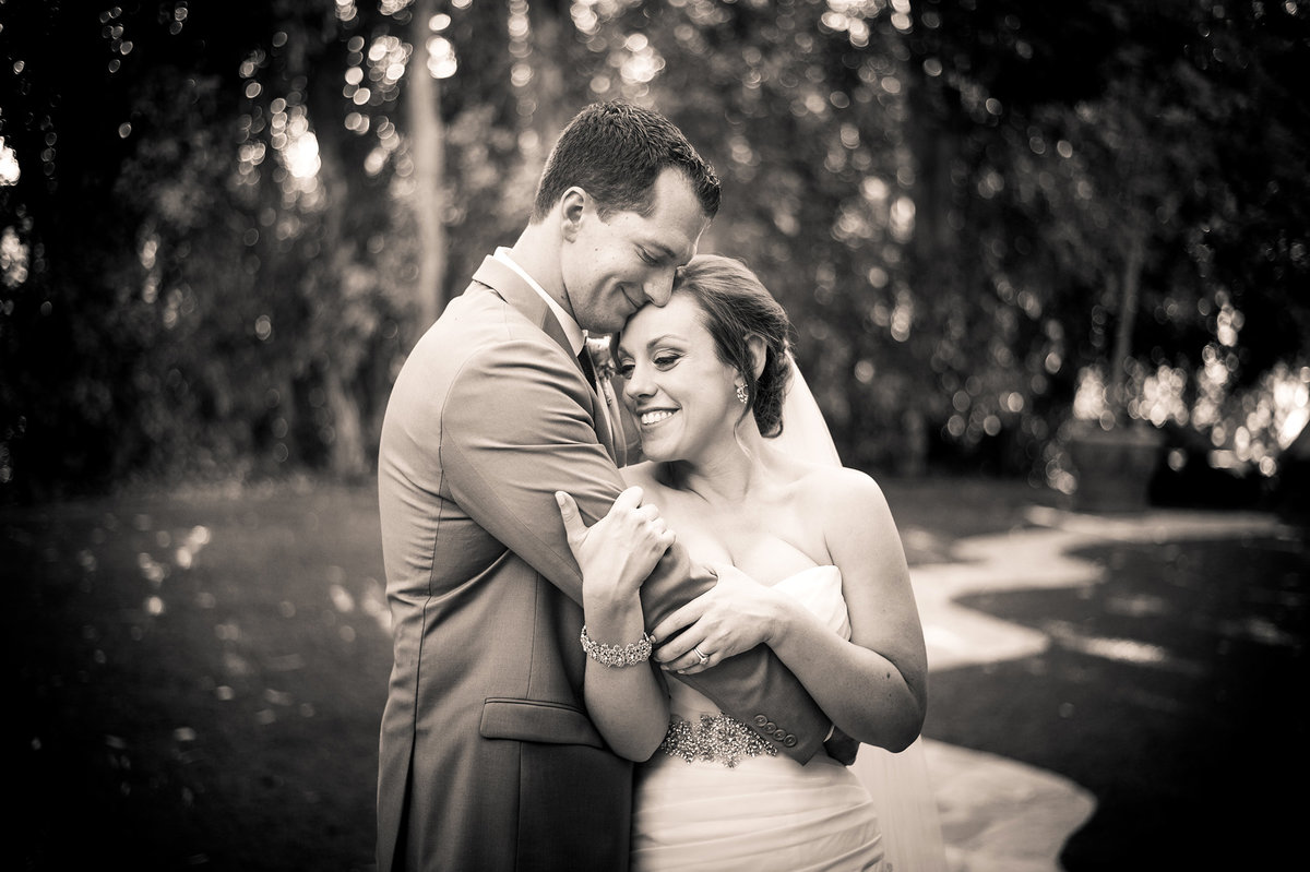 0597-heartfelt-wedding-emotional-wedding-moment