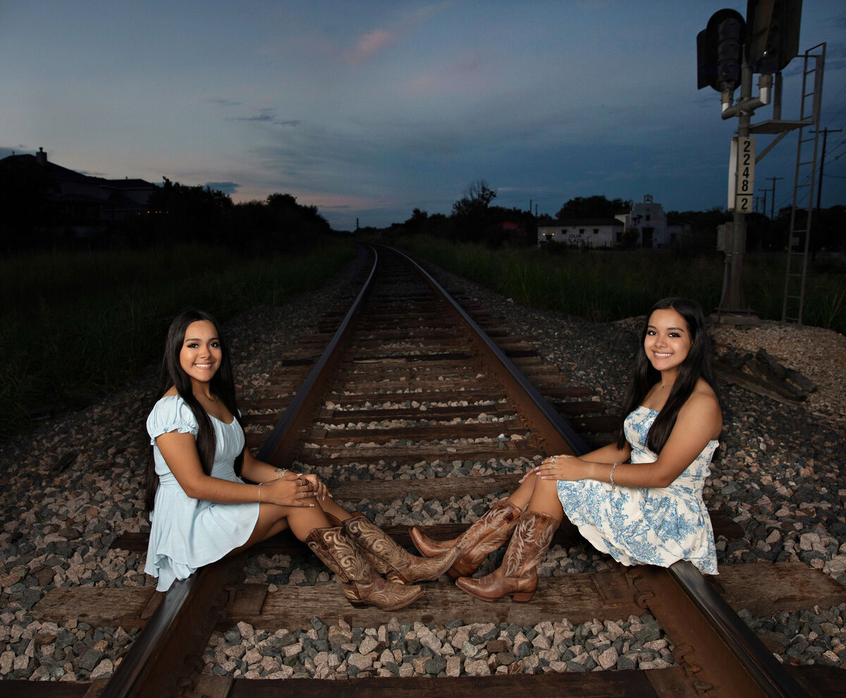 seniorgraduationclassof202520262027bestphotographertudiofamilybirthdaynewbornboyamilynewborngirlfirstbirthdayportraiturephotographystudioportraitsnewborngirlboyfamilyEvaMaganaPhotographychildphotographer (10 of 31)