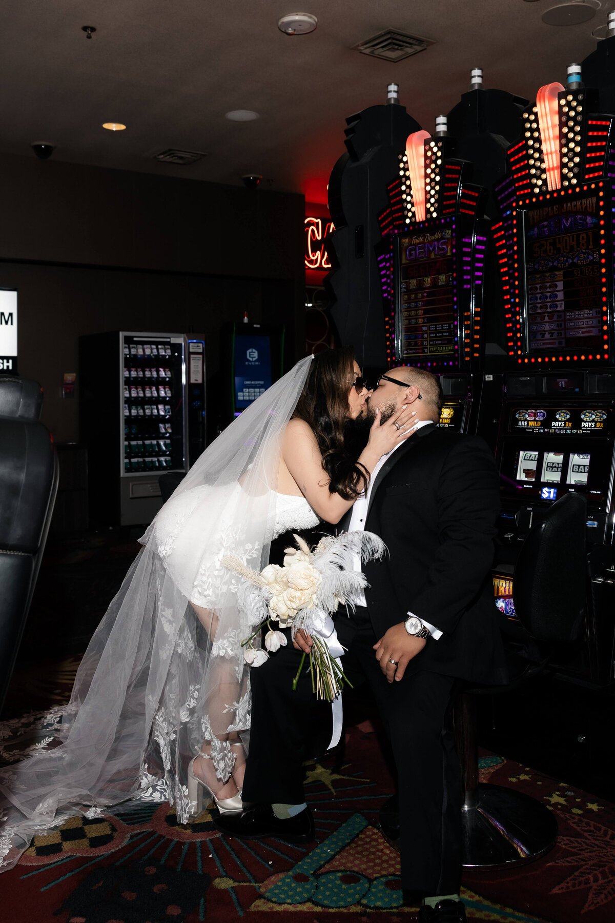 2_riskyexposure_las-vegas-elopement-photography