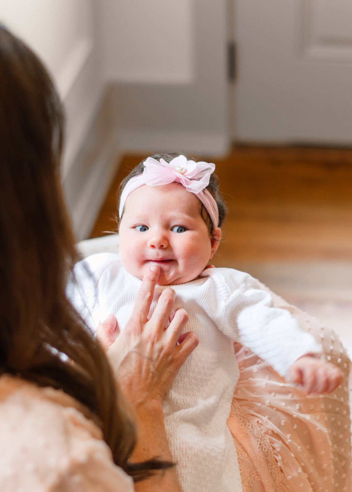 in home newborn session by amsterdam photographer sim sawyers-0989