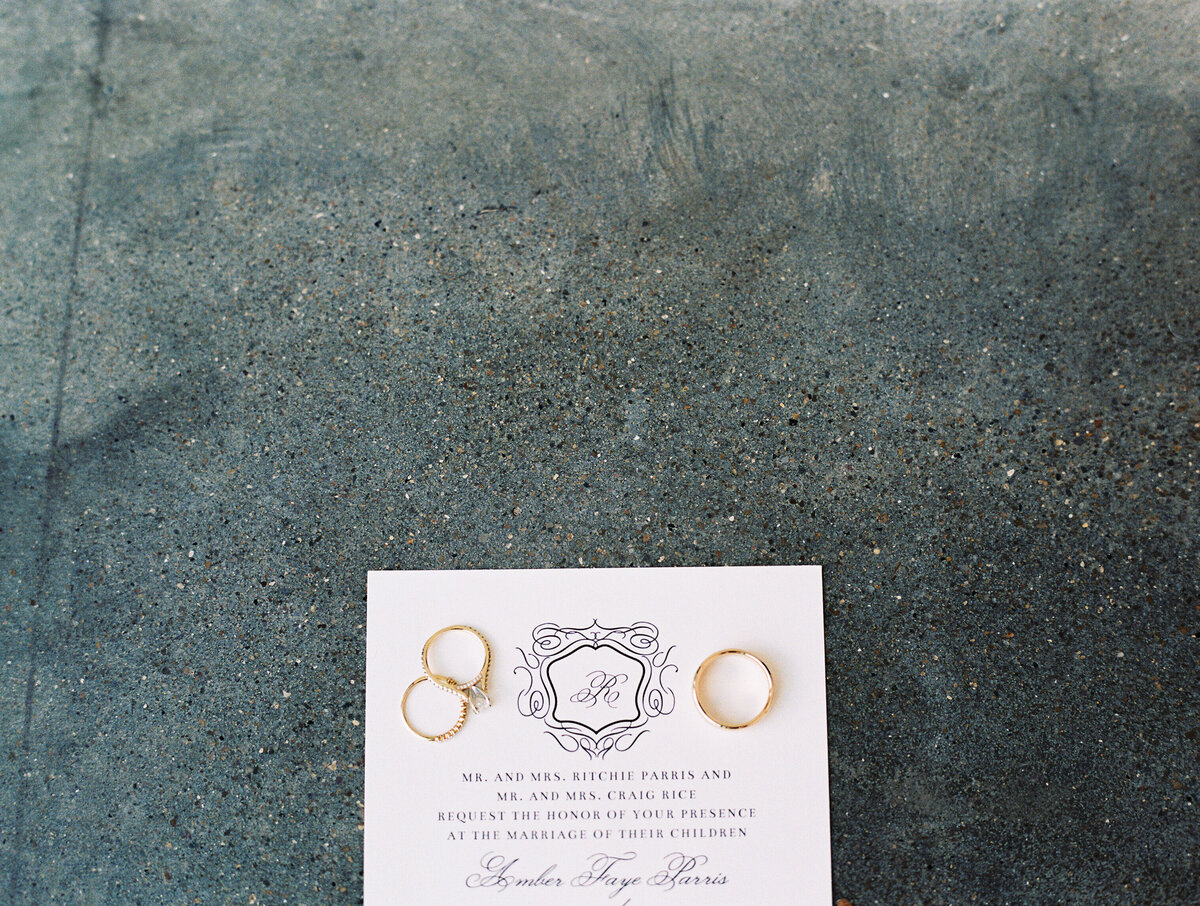 wedding-invitation-with-rings