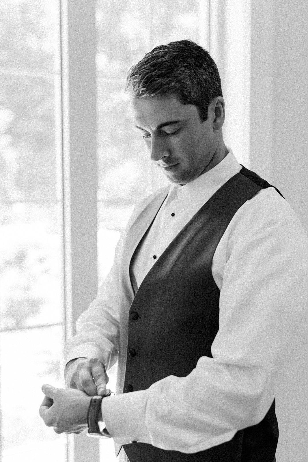 Lila & Rob Wedding_Kingwood Center Gardens-30