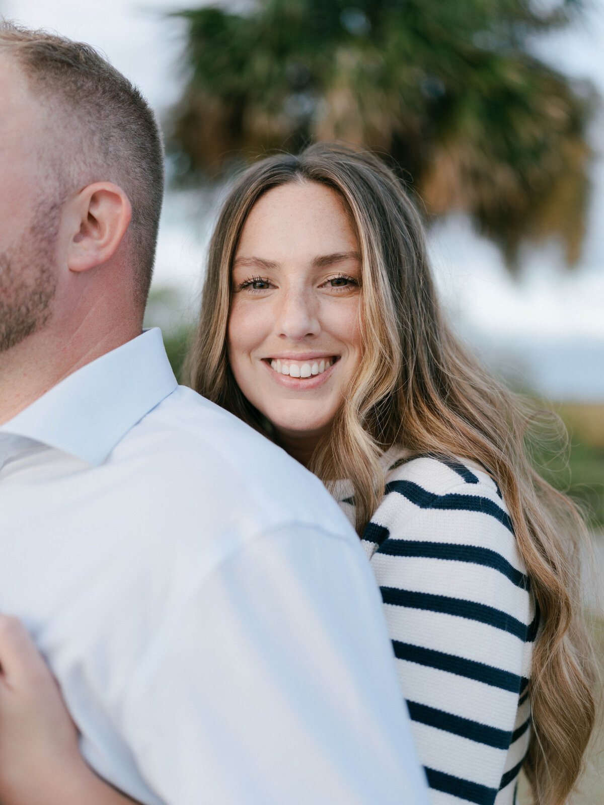 downtown-charleston-engagement-session-meg-andrew-043