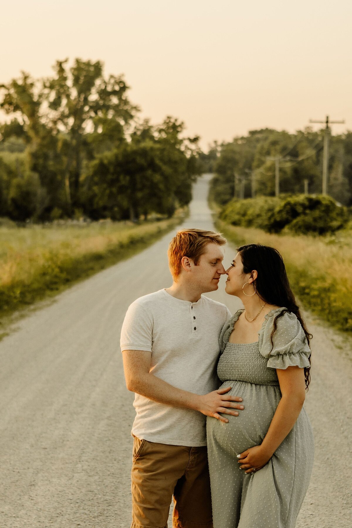 maternity-session-open-field-23