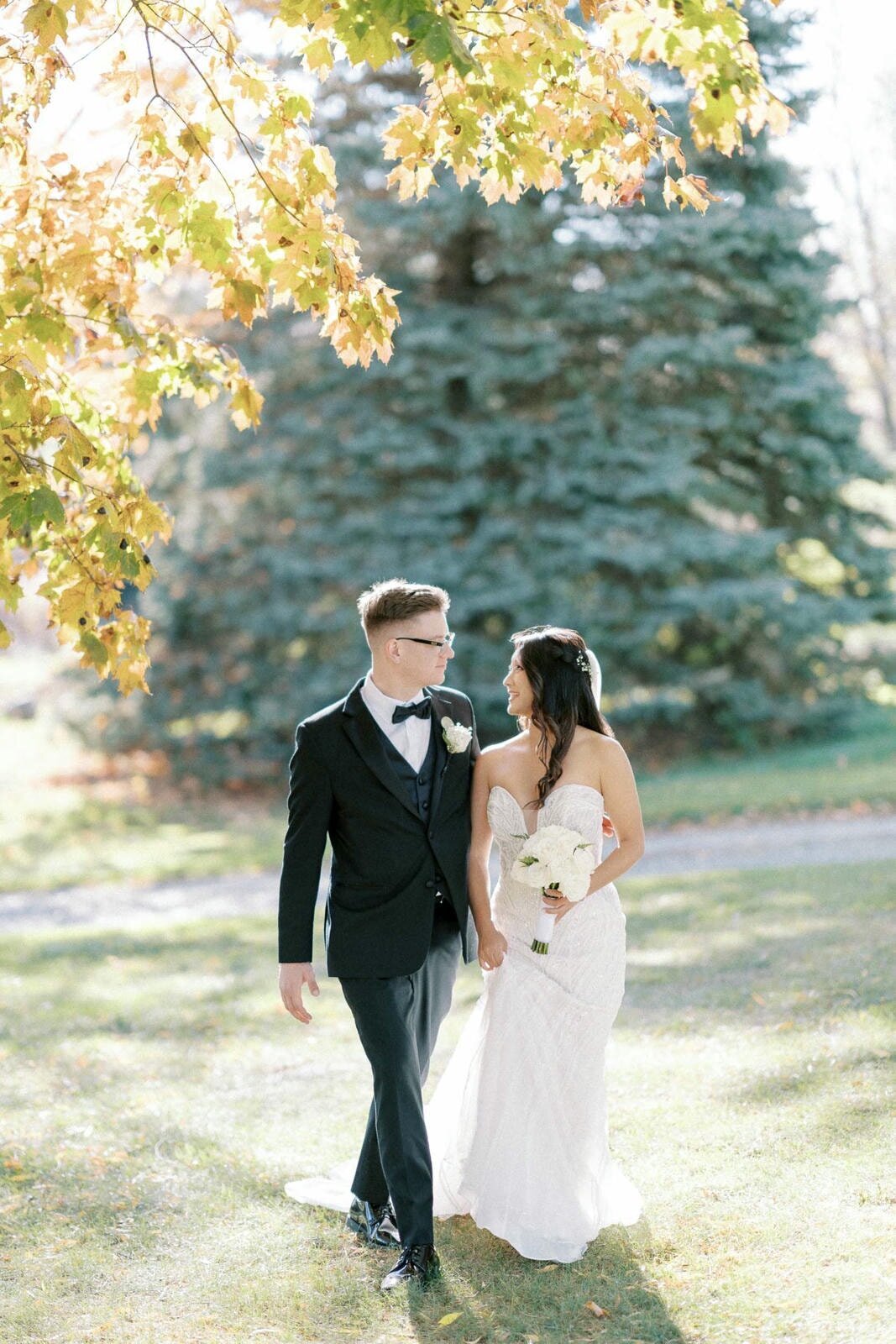 W11-Wedding-Photos-Caledon-Valley-Estate-Eleanor-and-Michael-2024-11-02-2500px-1095