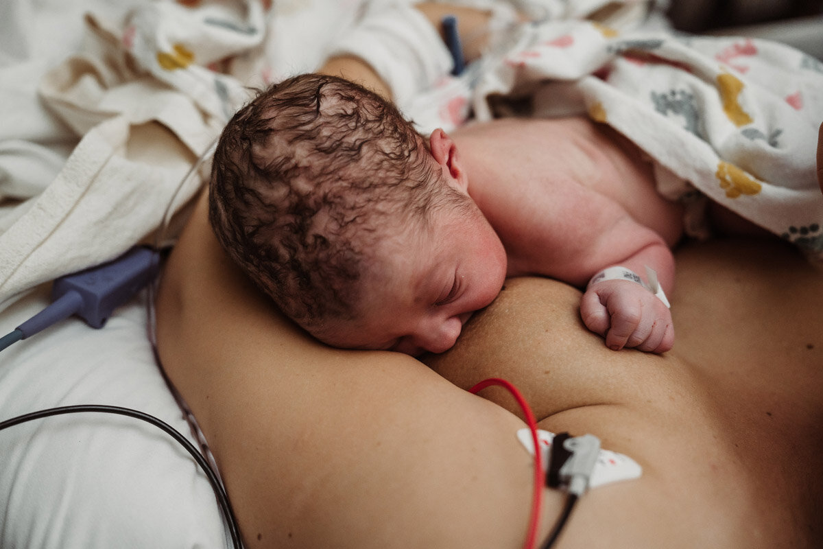 cesarean-birth-photography-natalie-broders-d-107