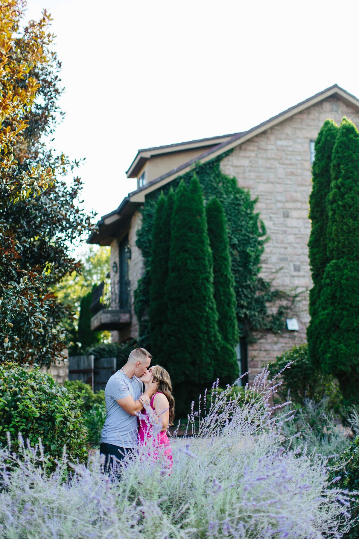 exterior view of chateau selah wedding venue photography