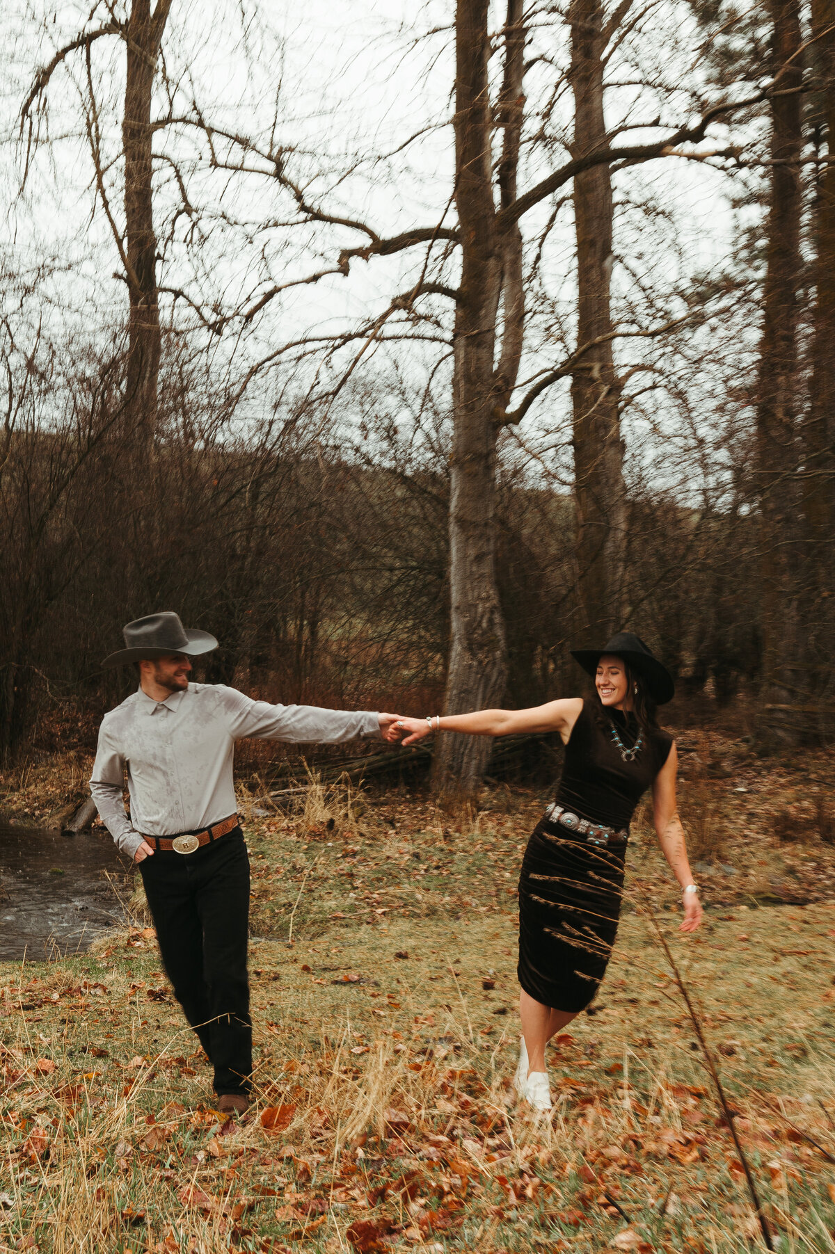 presley-gray-photo-montana-western-style-engagement-4403