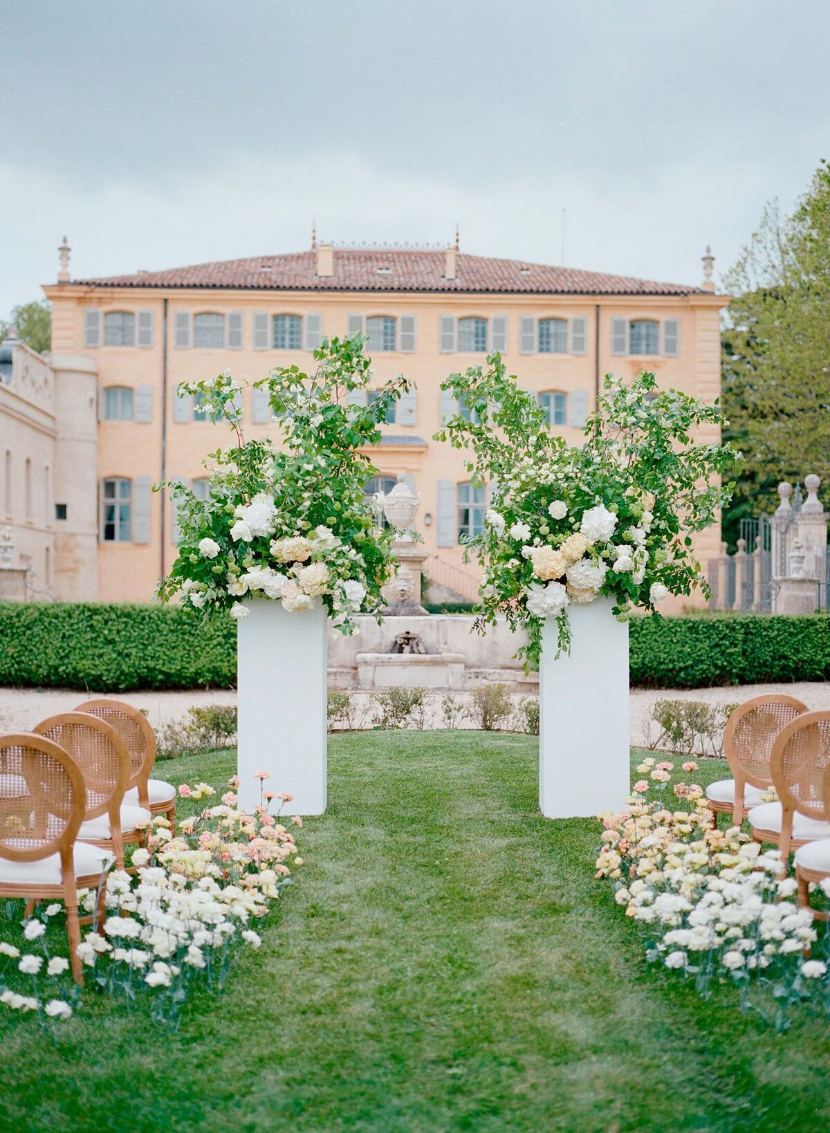 029b_provence_wedding_chateau_de_fonscolombe