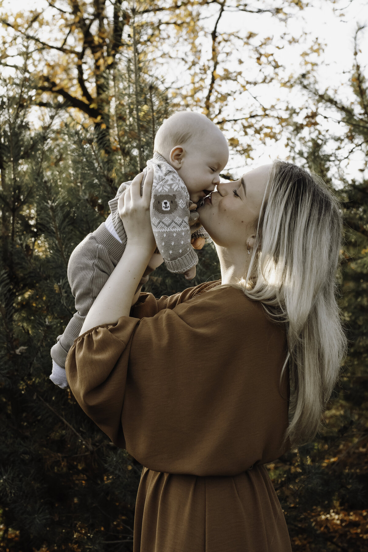 motherhood fotografie limburg, motherhood shoot limburg, motherhood shoot haelen, motherhood shoot roermond, motherhood shoot leudal, motherhood fotografie, motherhood shoot limburg, motherhood shoot brabant, moeder en kind fotografie limburg, moeder en kind fotografie, 