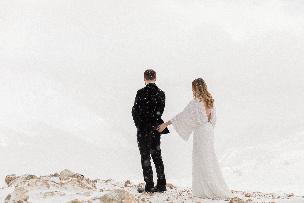 Colorado_Loveland_Pass_Winter_Elopement_By_Diana_Coulter-6