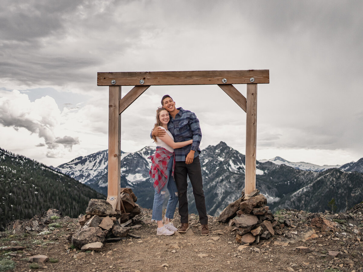 Couple portrait for an adventurous engagement photography in Yosemite
