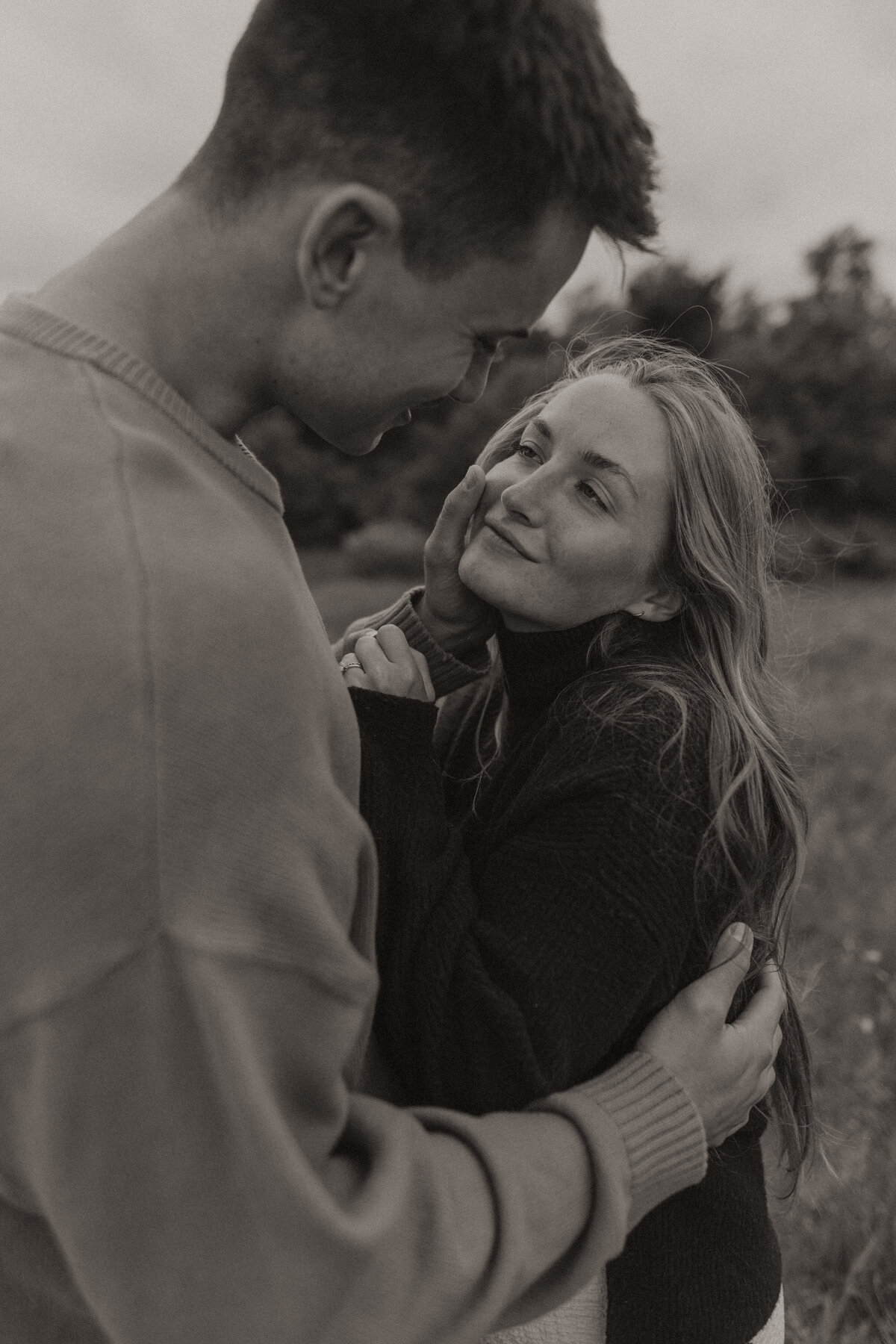 sarah+sean_rice-creek-regional-park_maternity-338