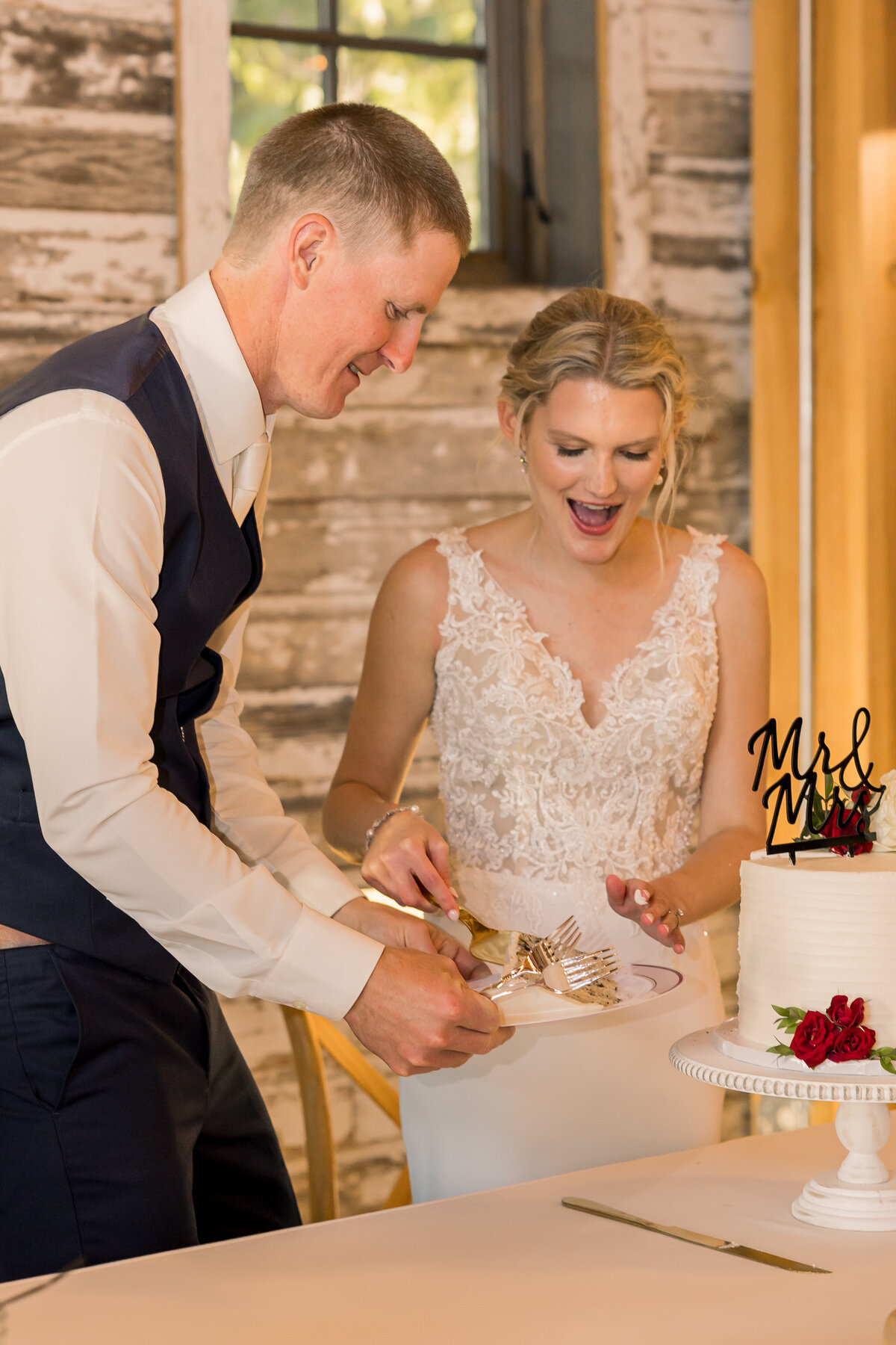 Bride and groom at Gathered Oaks in Alexandria Minnesota on their wedding day