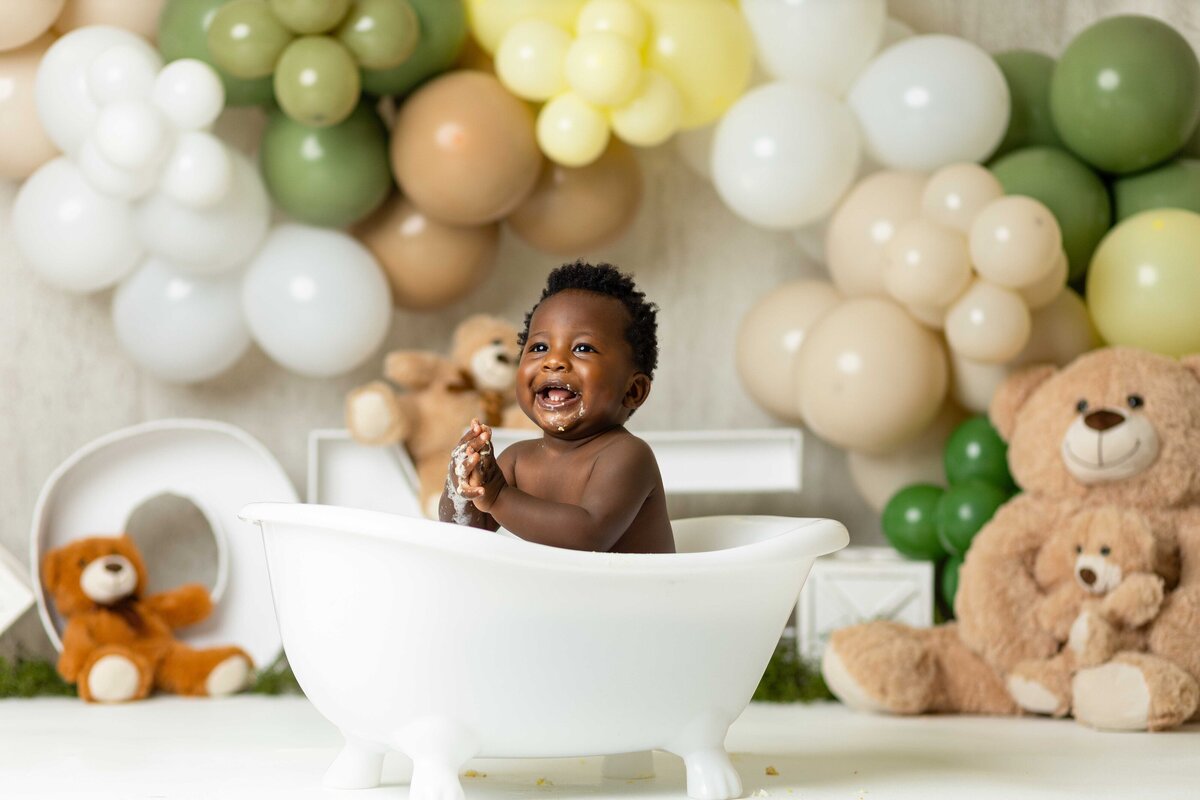 cake-smash_Sayre-Briele-Photography-LLC_Amy-Merritt-5