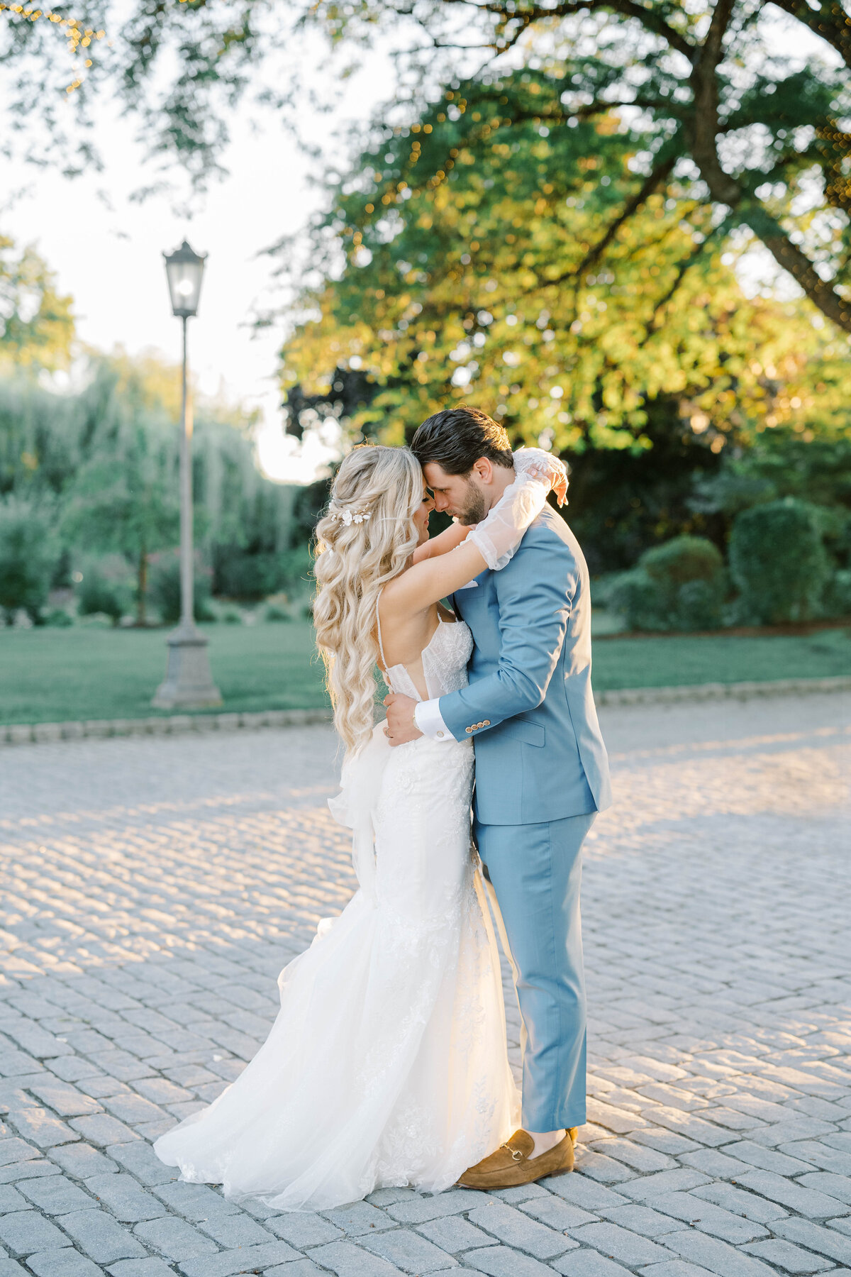 Caitlyn_and_Joe_Sneak_MTA-244