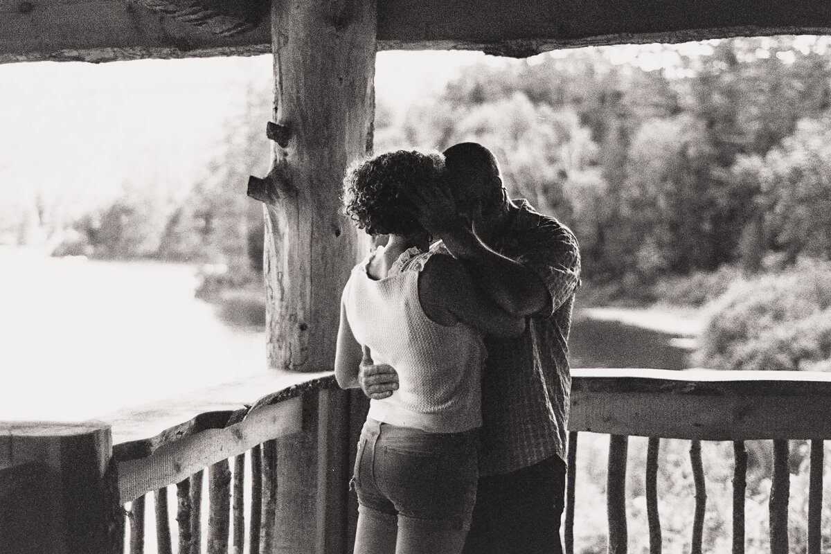 ChristinaDan_OgontzNH_KateElainePhoto-33-min