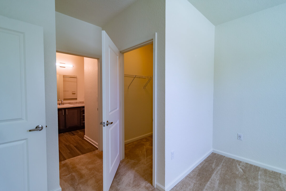 042324ROCHESTERPARK-95