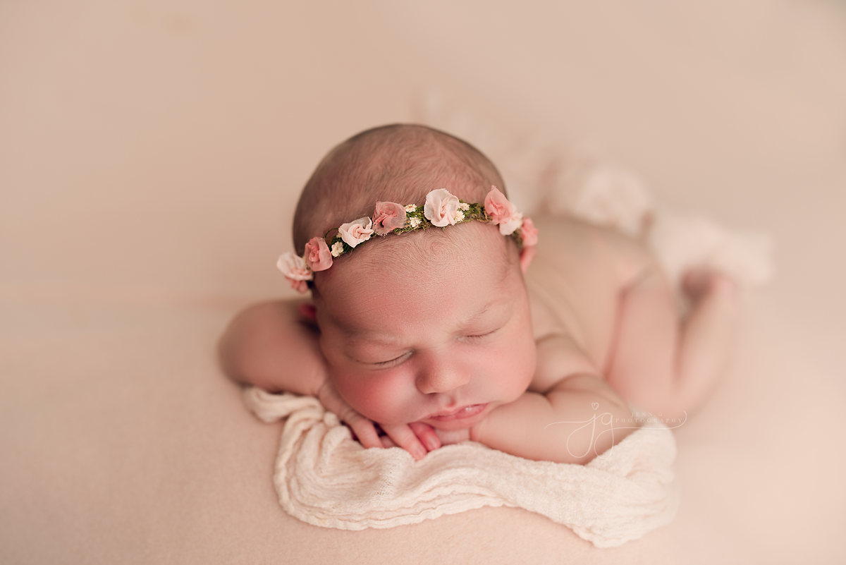 baby girl newborn photos