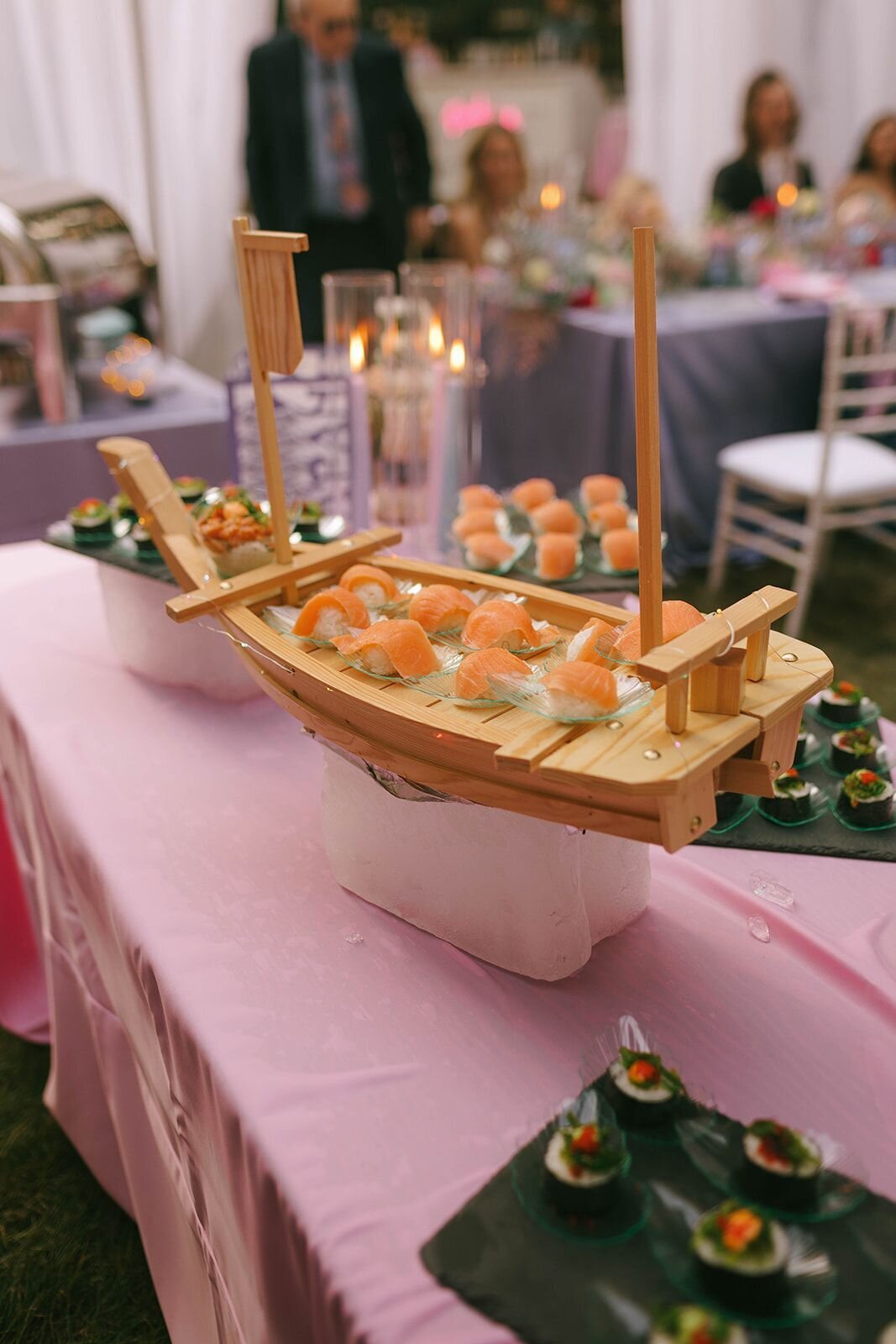 sushi-boat-pastel-wedding