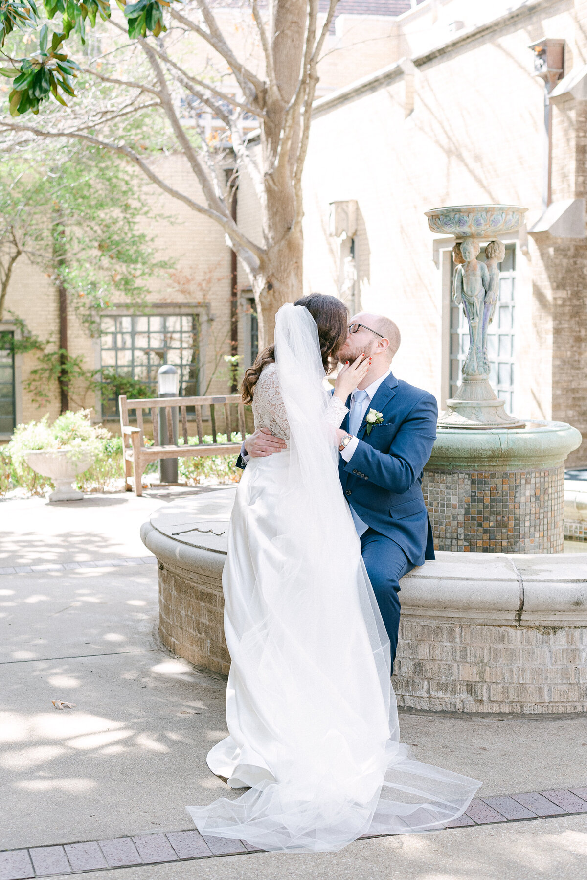 jen-symes-weddings-dallas-cathedral-23