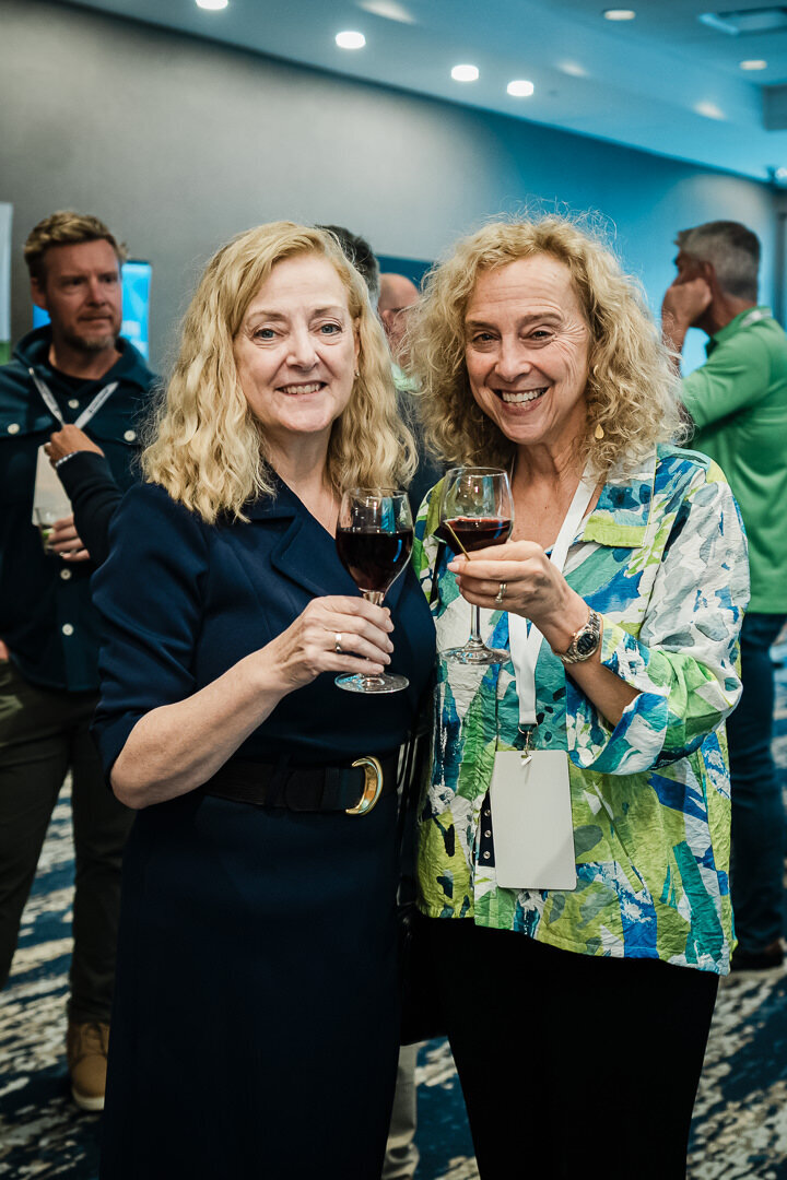 45-event-attendees-enjoying-drinks-networking-hyatt-regency-jersey-city