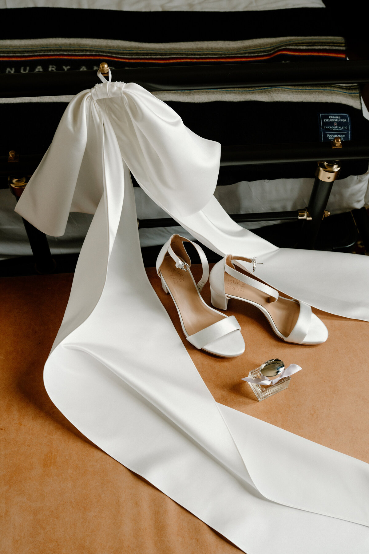 luxury-May-wedding-at-Chicago-Athletic-Association-in-Chicago-Illinois-381