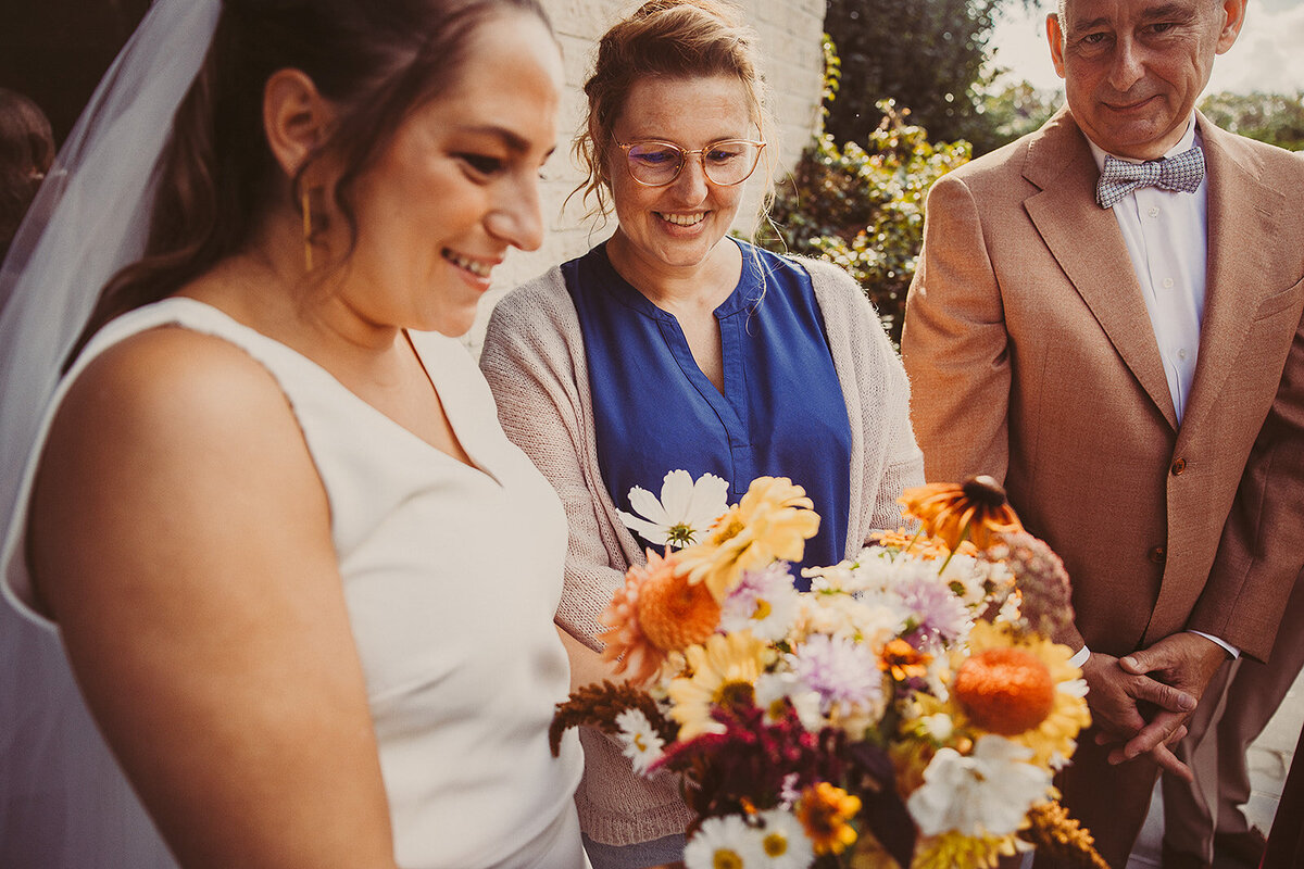 Laure&Nils_huwelijk_bewerkt_klaarmaken+firstlook_-137