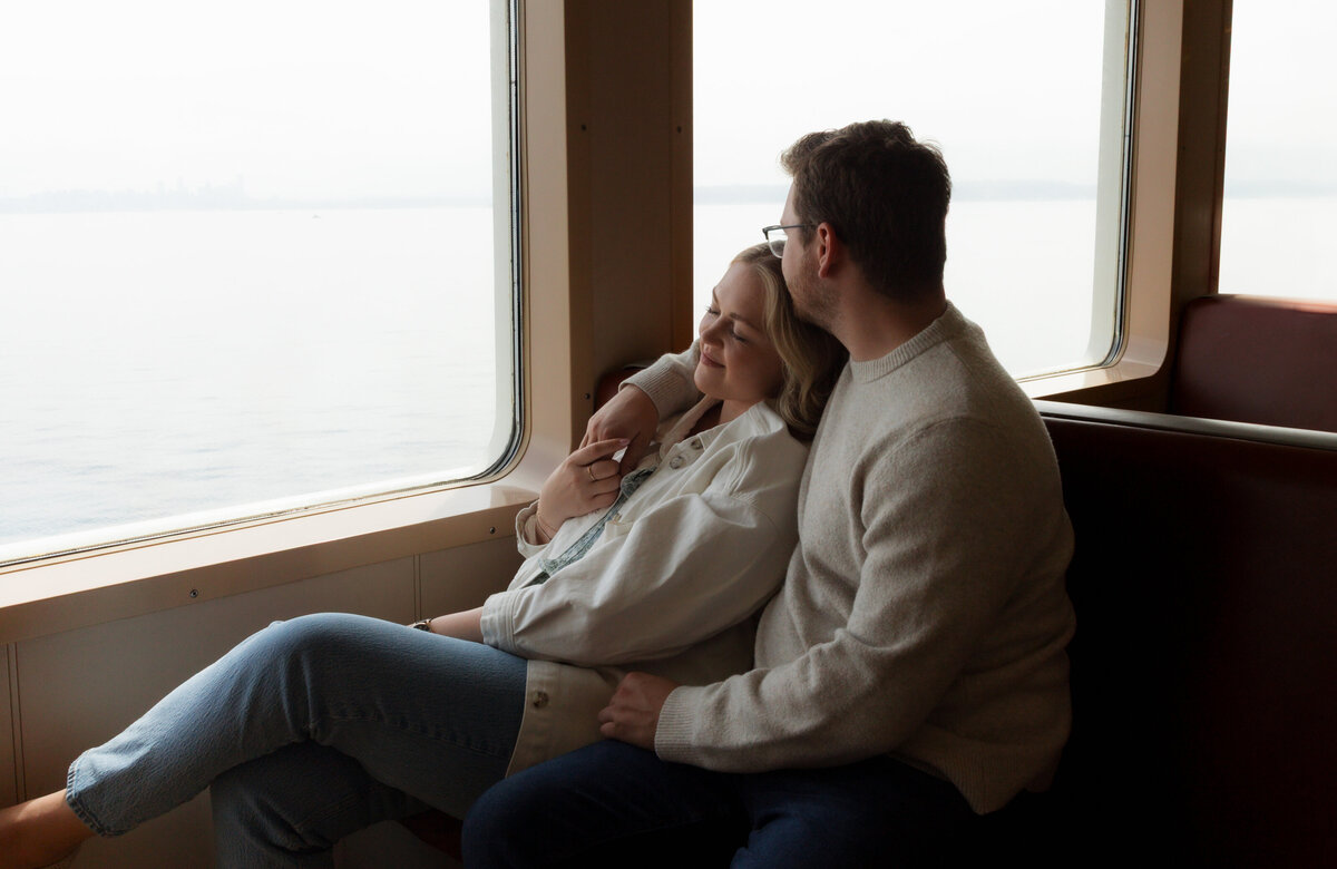 SeattleFerryCouplesPhotography85