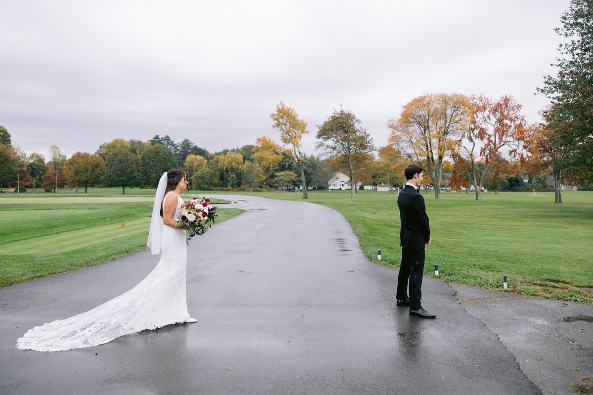 first-look-springfield-country-club-wedding