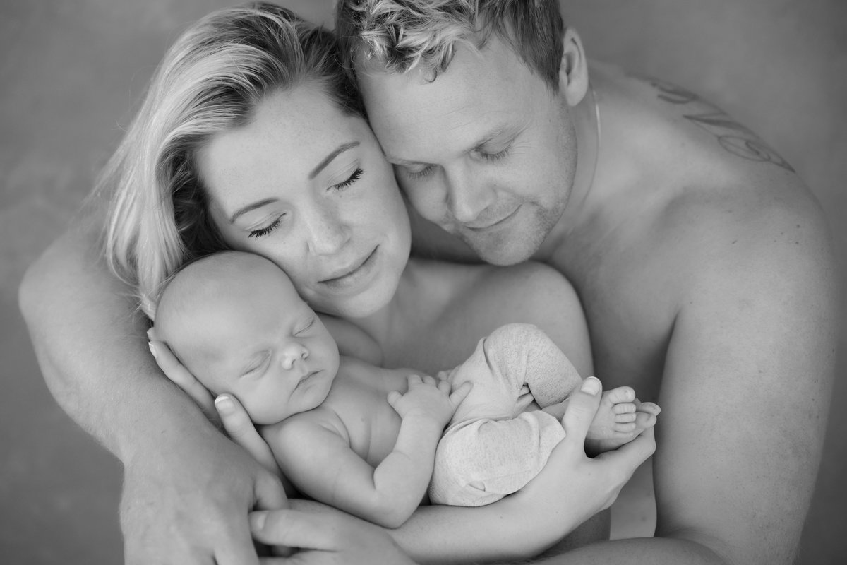 Nyfødt familie baby foto Resvik Foto Grimstad