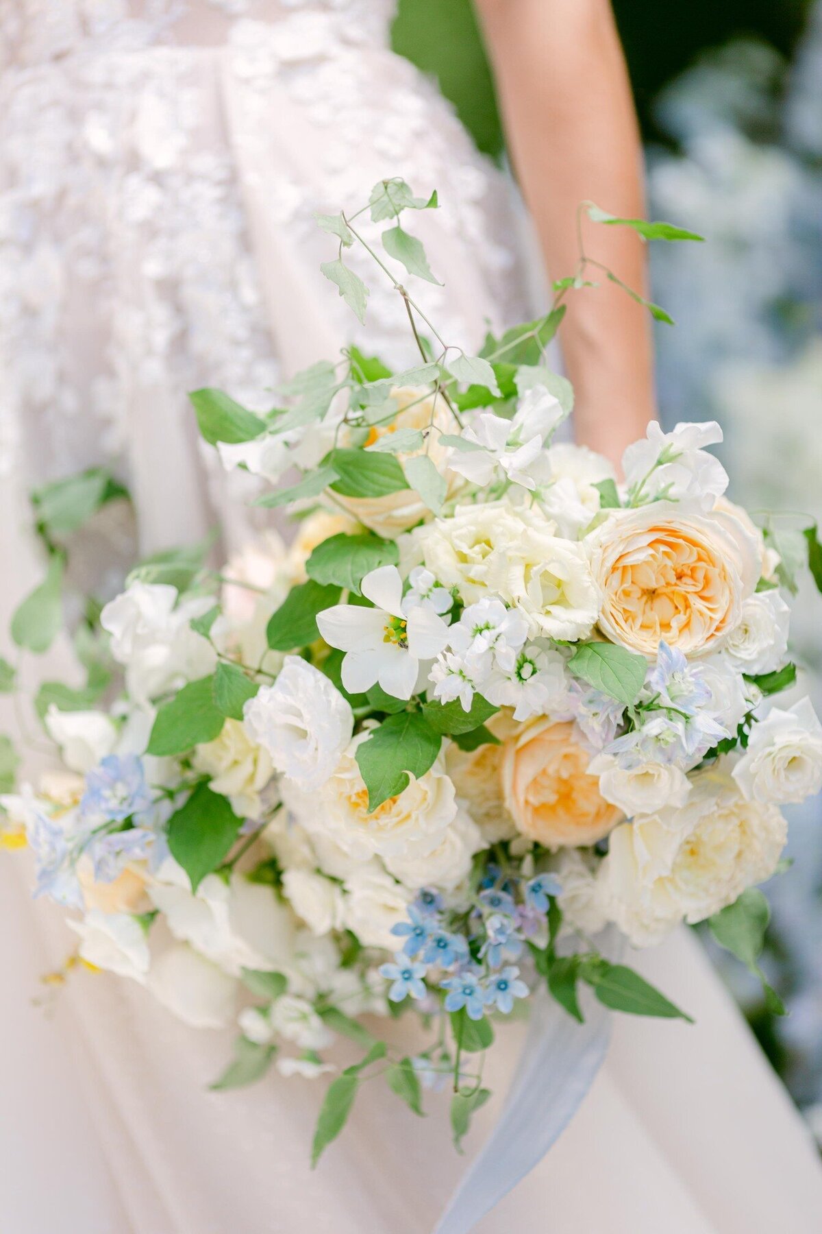 La-Blonde-et-le-Barbu-luxury-wedding-floral-design22