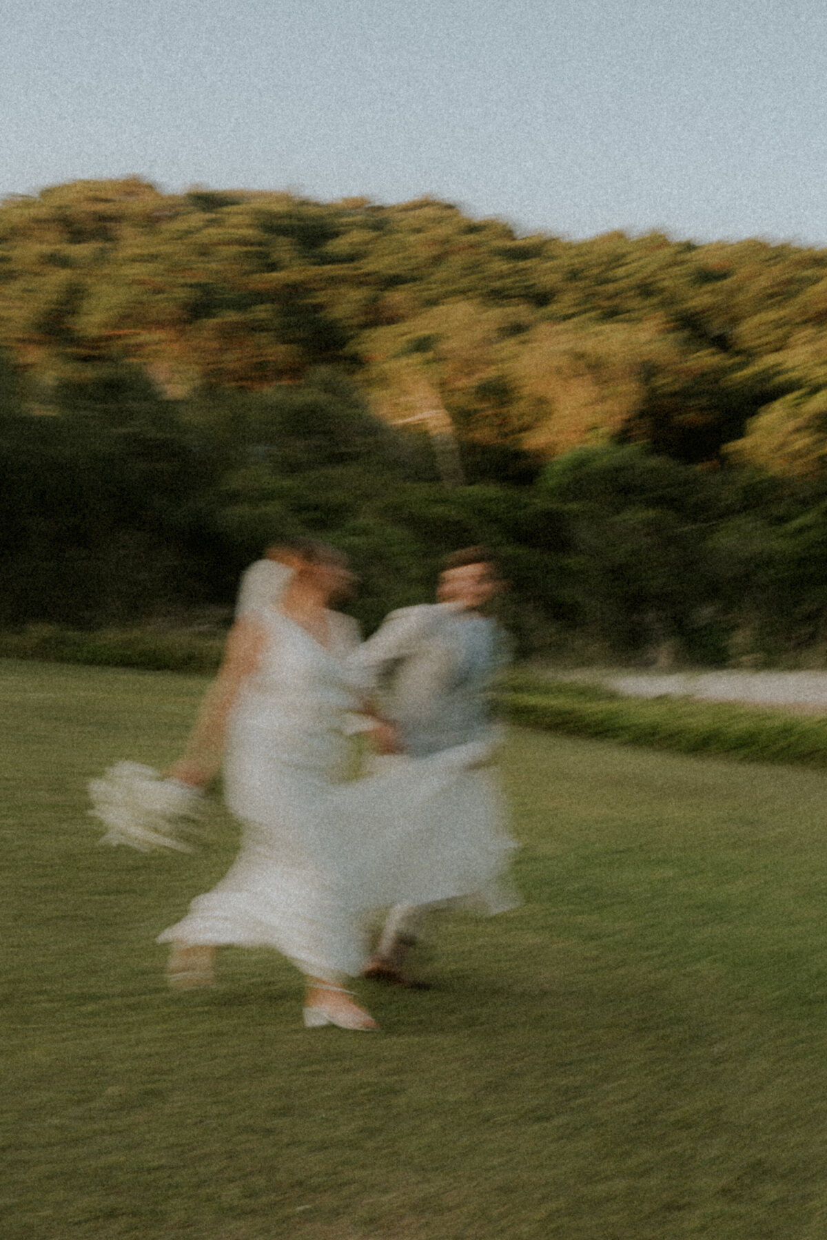 An aesthetic and elegant wedding couple coffs harbour