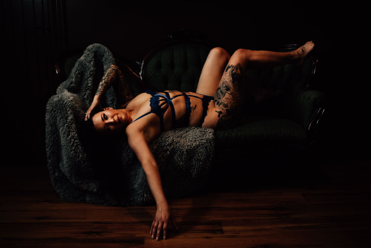 lindsey-m-boudoir-ottawa-925