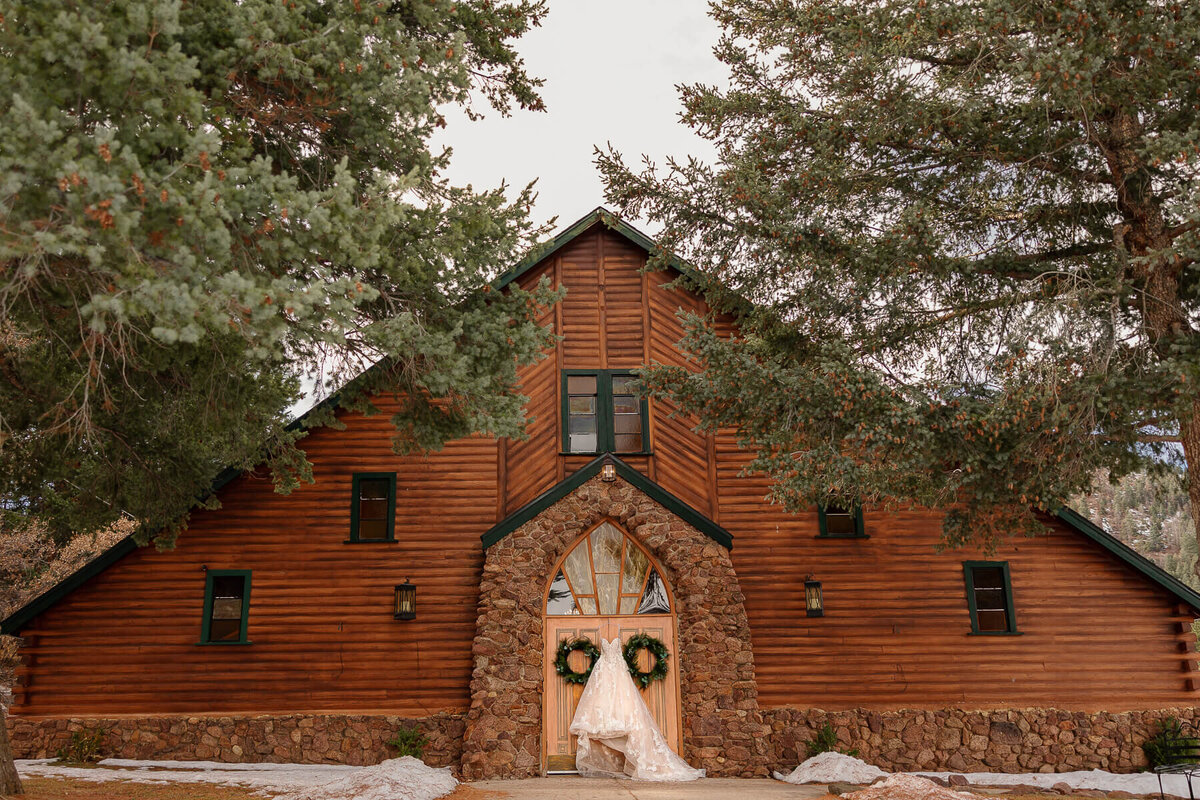 colorado wedding venue and dress hanging up