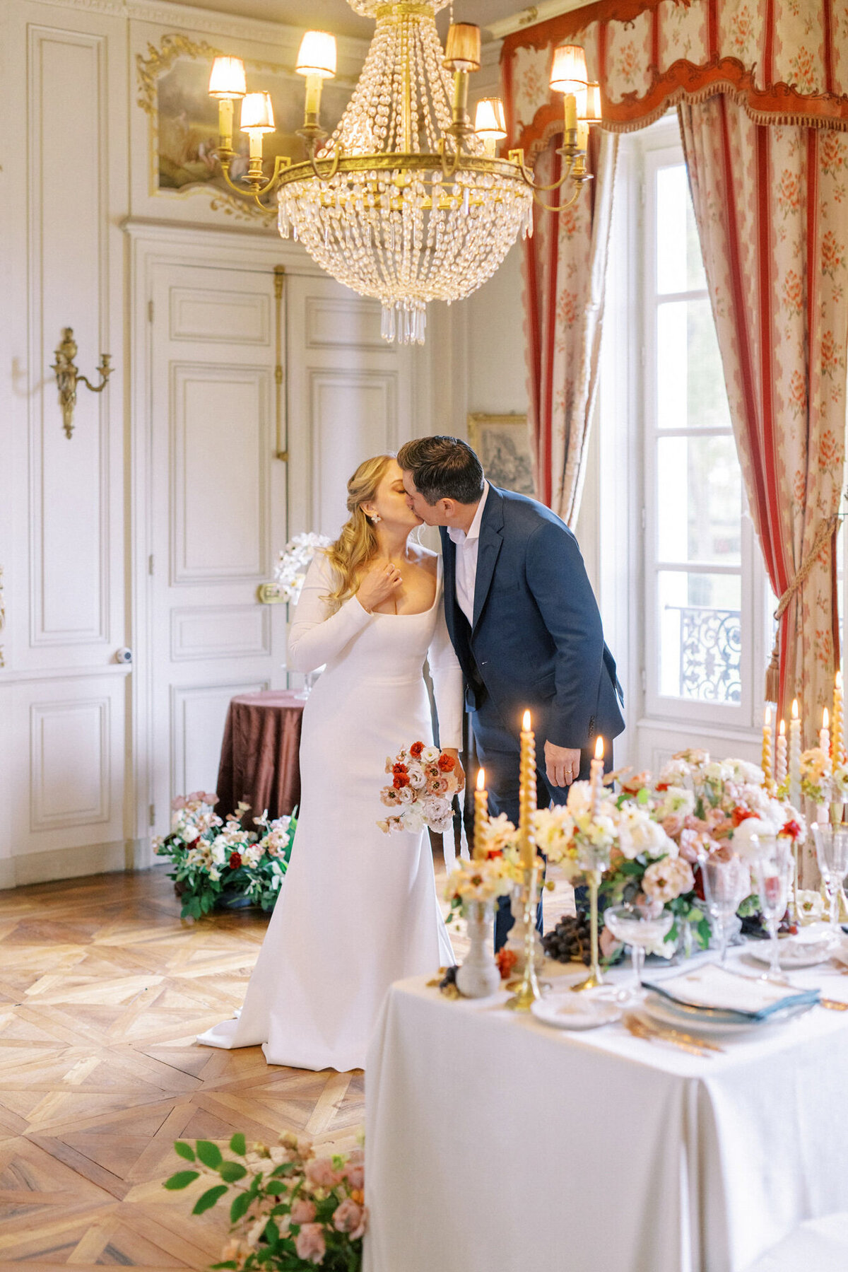 Maïlys Fortune Photography Husband Wife Wedding Weddings Photography France Switzerland Italy Timeless Dreamy Imagery Bilingual French English Destination Weddings Destination Wedding Provence French Riviera Paris Lake Como Tuscany141