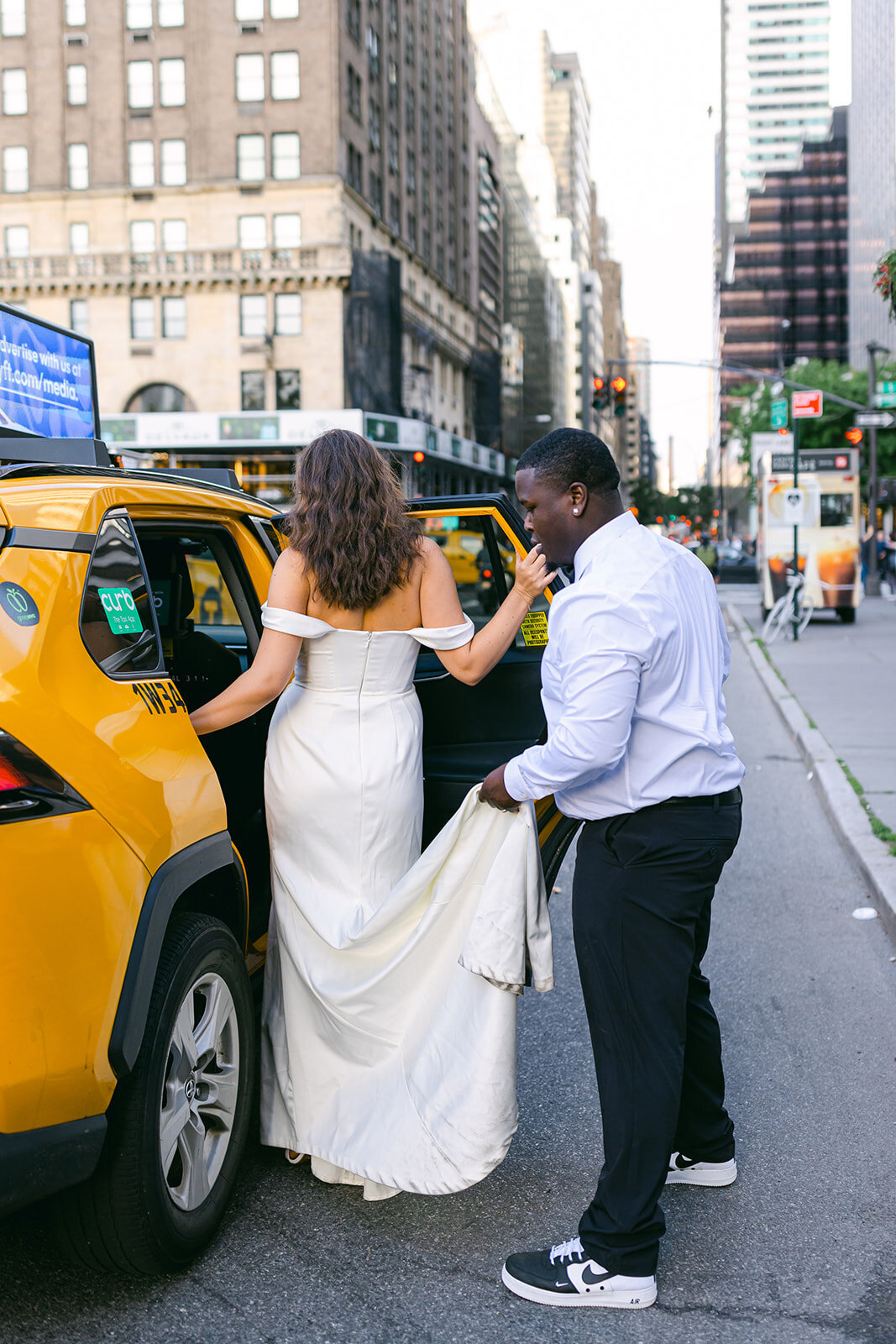 Central-Park-Elopement-New-York-Cinematic-Intimate-Wedding-Larisa-Shorina-Photography-Le-Prive-Collective-47