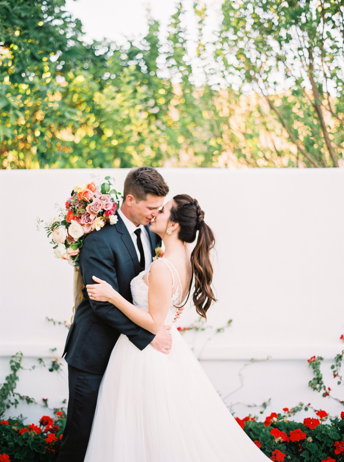 Garden Romance | El Chorro, Paradise Valley, Arizona | Mary Claire Photography | Arizona & Destination Fine Art Wedding Photographer