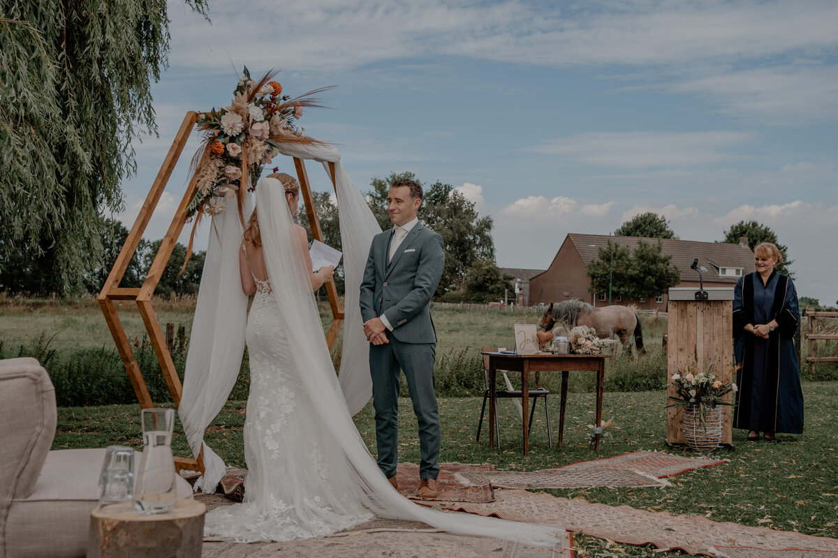Shotsbylise_wedding_bruiloft_buitenbruiloft_trouwvideo_trouwfotograaf-27