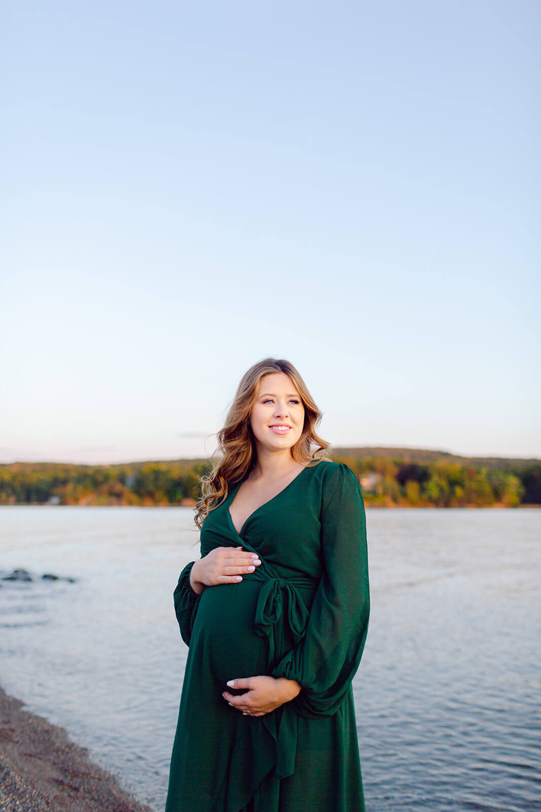 pregnant-woman-in-green-dress