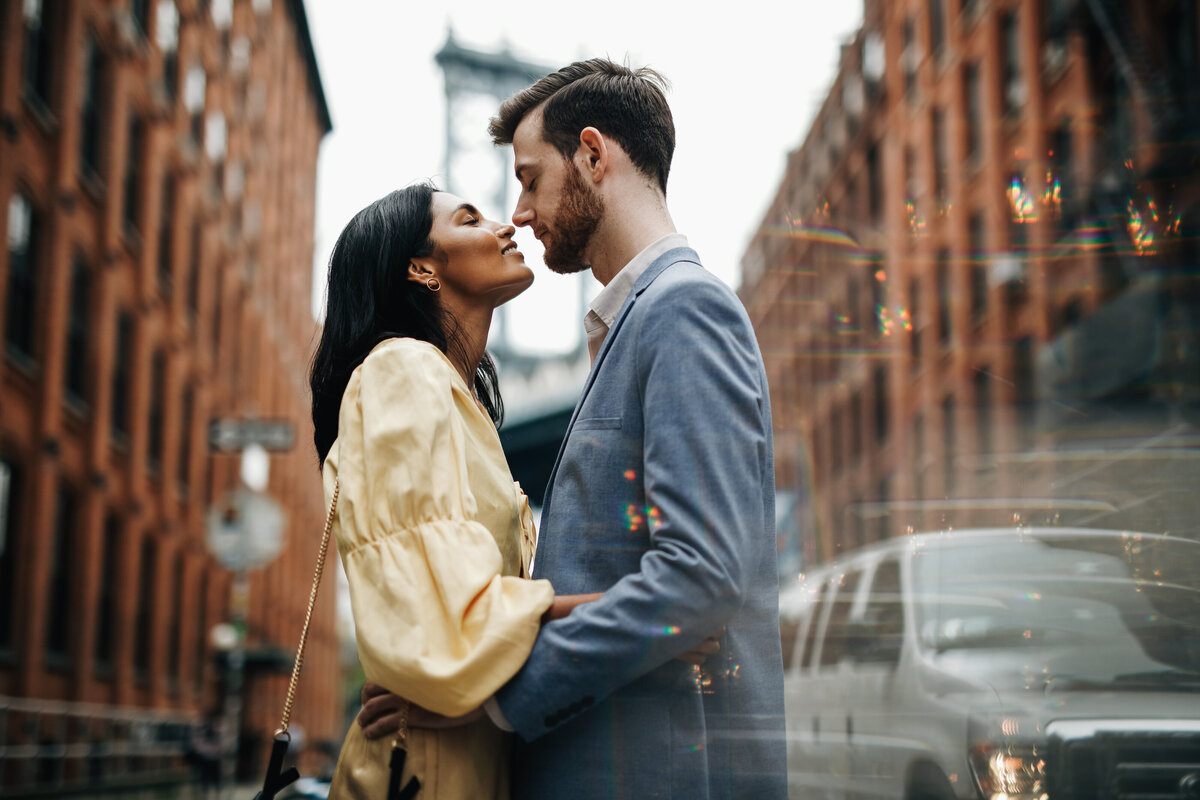 vecteezy_attractive-couple-embraces-in-new-york-city_1421260