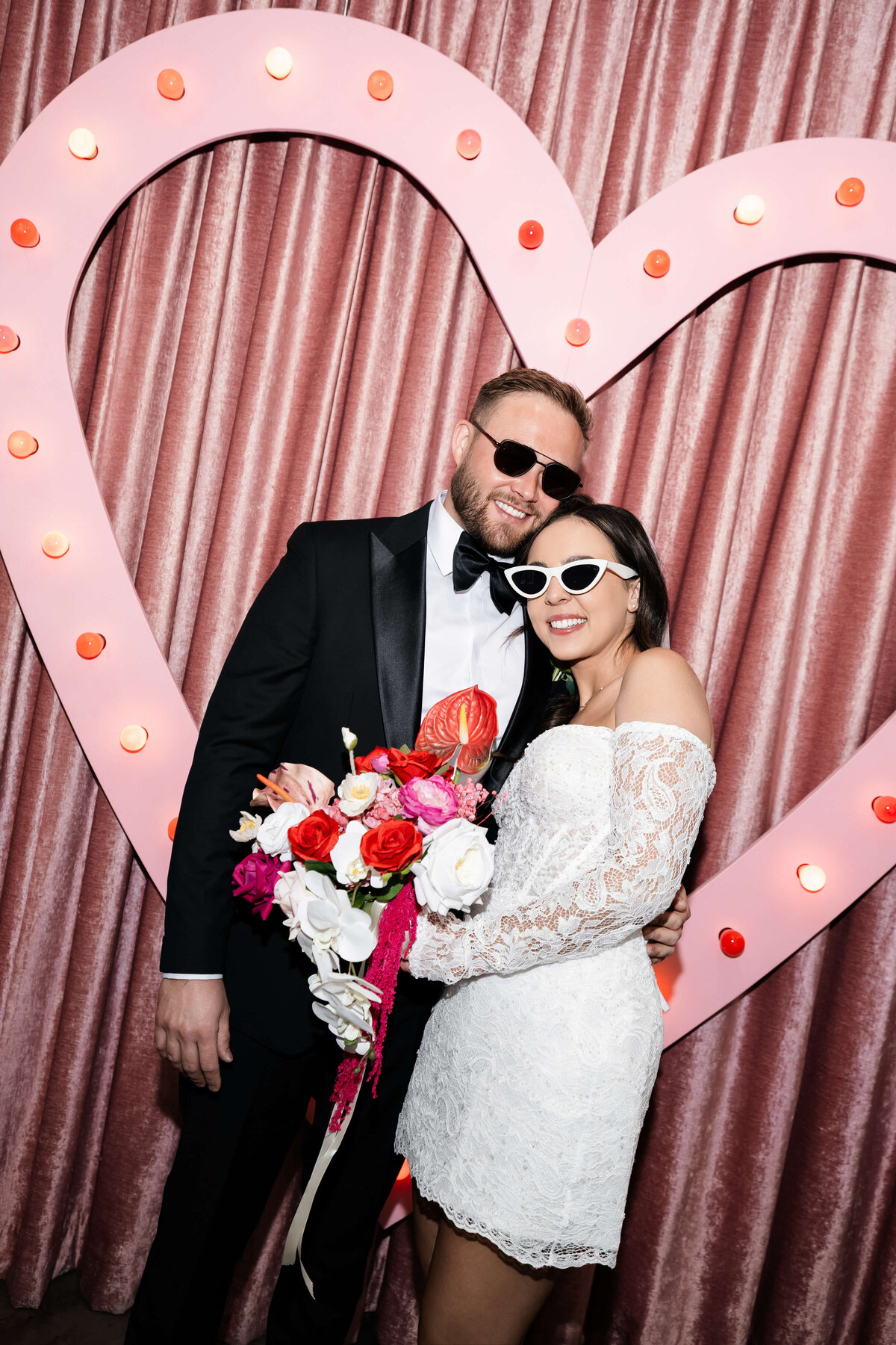 60riskyexposure_hannah-rory_las-vegas-elopement-photography