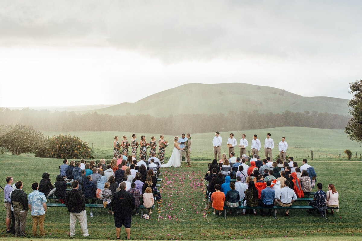 rainy wedding ceremony in hawaii