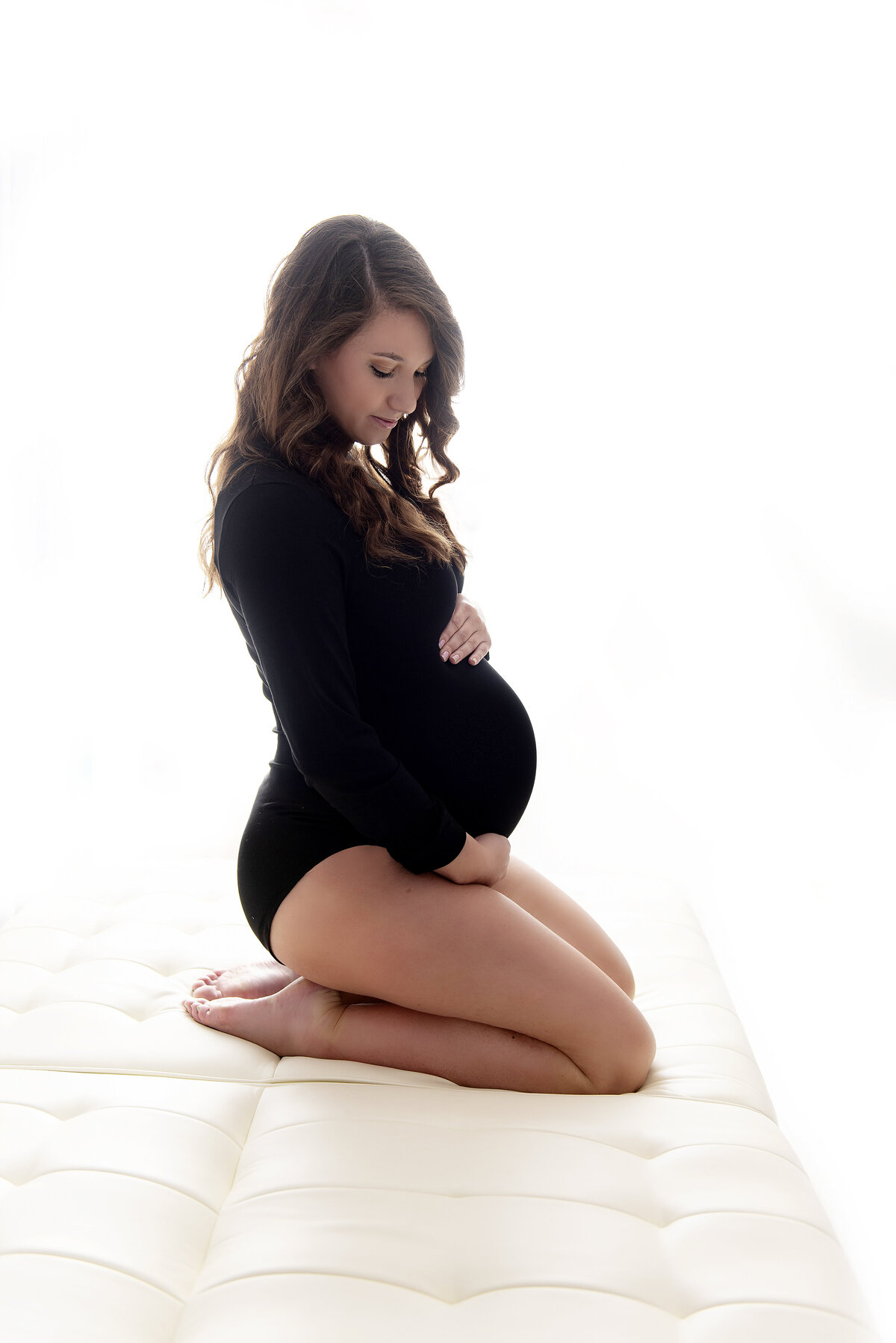 modern posed pregnant mom by atlanta maternity photographer