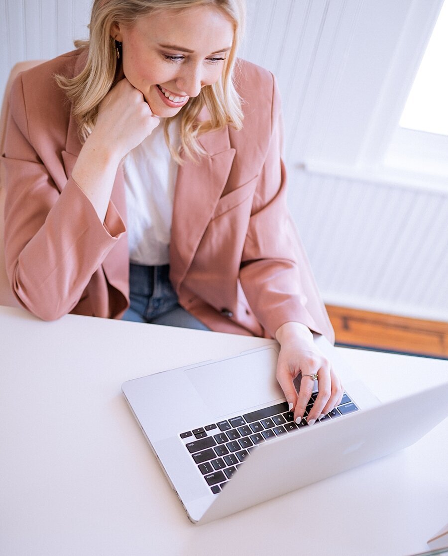 Heather-Dodge-Photography-2022-Branding-Session-Web_0110