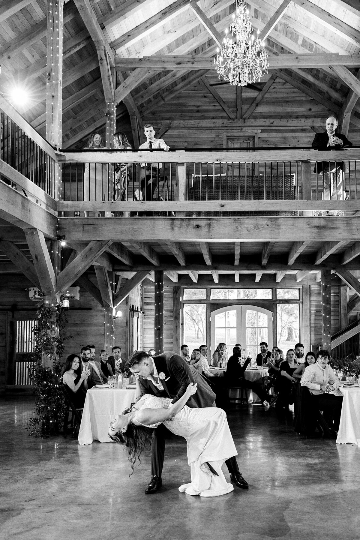 the-oak-barn-at-loyalty-leesburg-wedding-rebecca-dotson-photography_0032