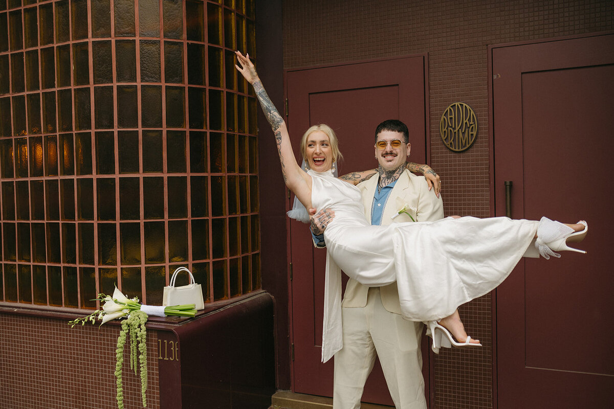 toronto-city-elopement-city-hall-edgy-nontradional-thedrake-rainy-day-cool-alternative-064