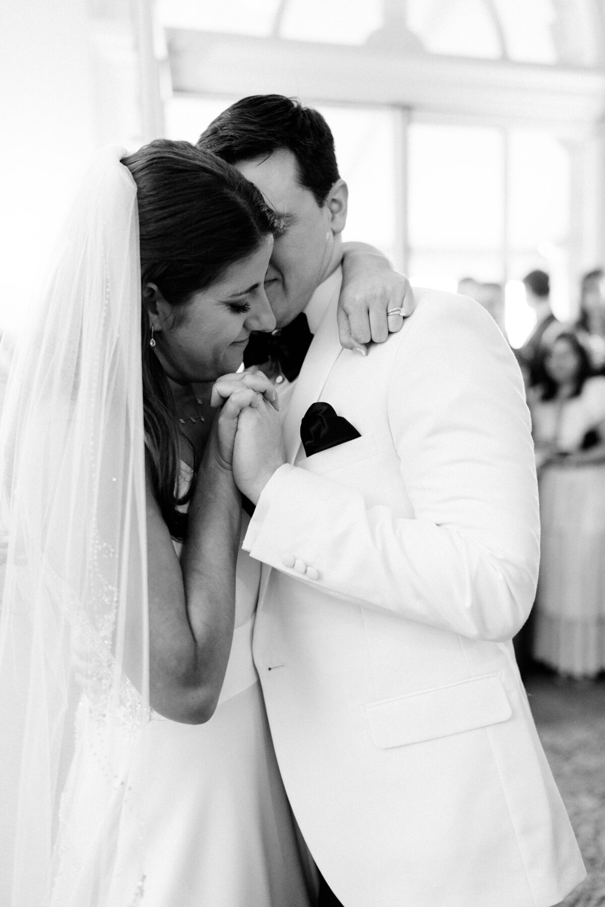 cairnwood-estate-spring-wedding-philadelphia-photographer-reception-party_079