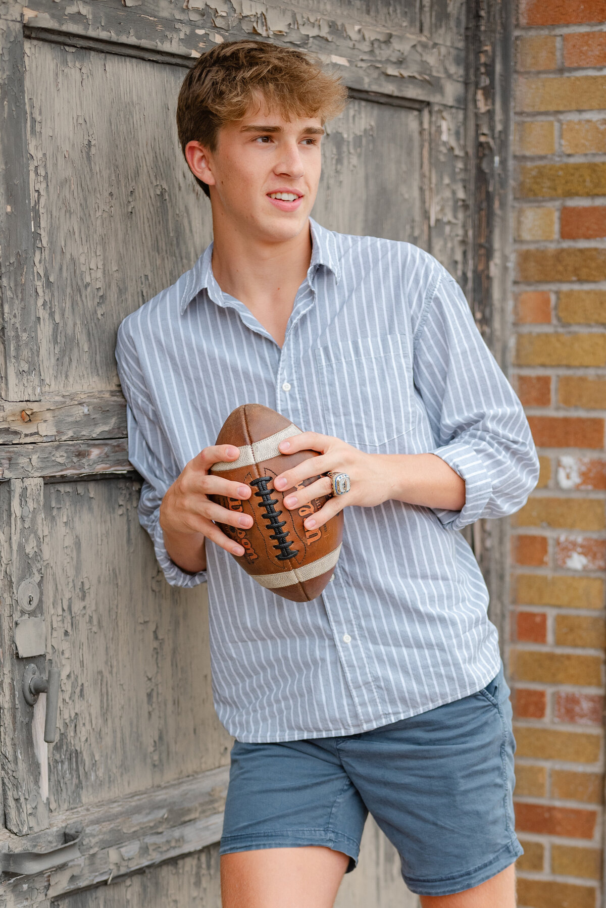 senior-boy-pictures-football