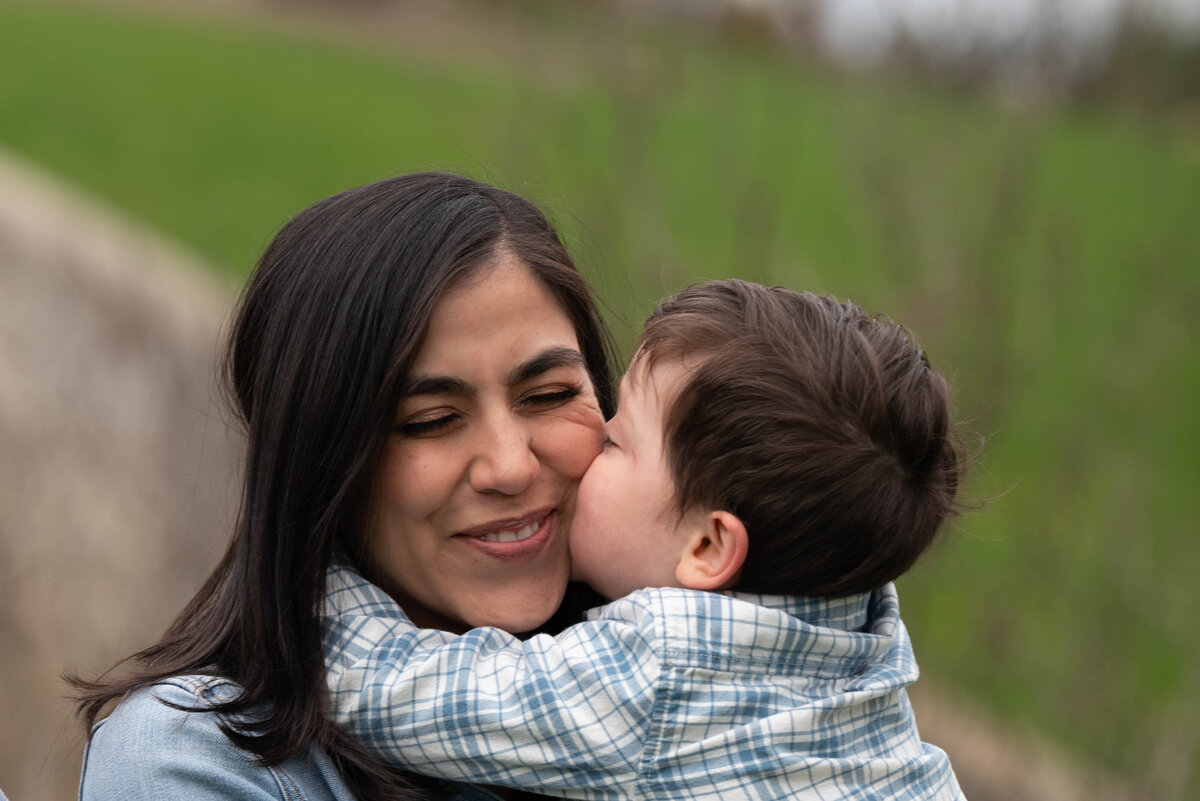 Quarton-Lake-Maternity-2-kids-Royal-Oak-April 20, 2024-DSC_5975